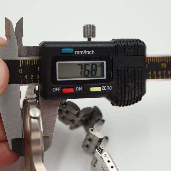 Wenger Mens Analog Digital Watch Watch Silver 40mm Black Dial 199.0687 RARE VTG - Picture 3 of 14